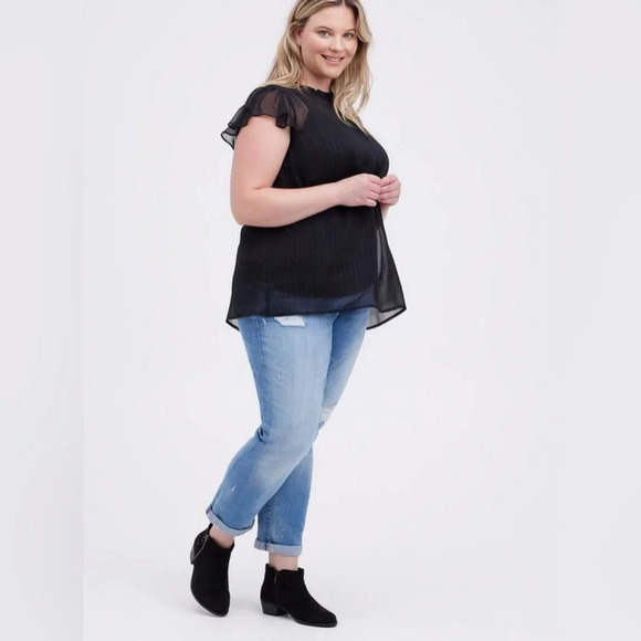 TORRID Plus Size Crinkle Chiffon Flutter Sleeve Blouse in Black‎ - Picture 1 of 11